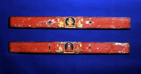 Copertine del Sutra raffiguranti un Bodhisattva seduto (Prajnaparamita) (in alto) e Buddha circondato da una mandorla (in basso), c.1100